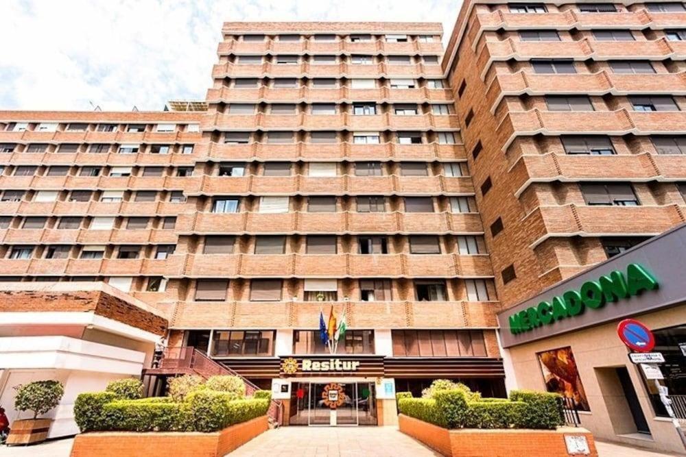 Triana In Hotel 24H เซบีญา ภายนอก รูปภาพ