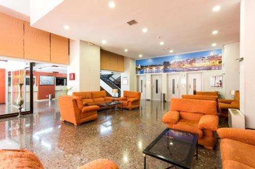 Triana In Hotel 24H เซบีญา ภายนอก รูปภาพ